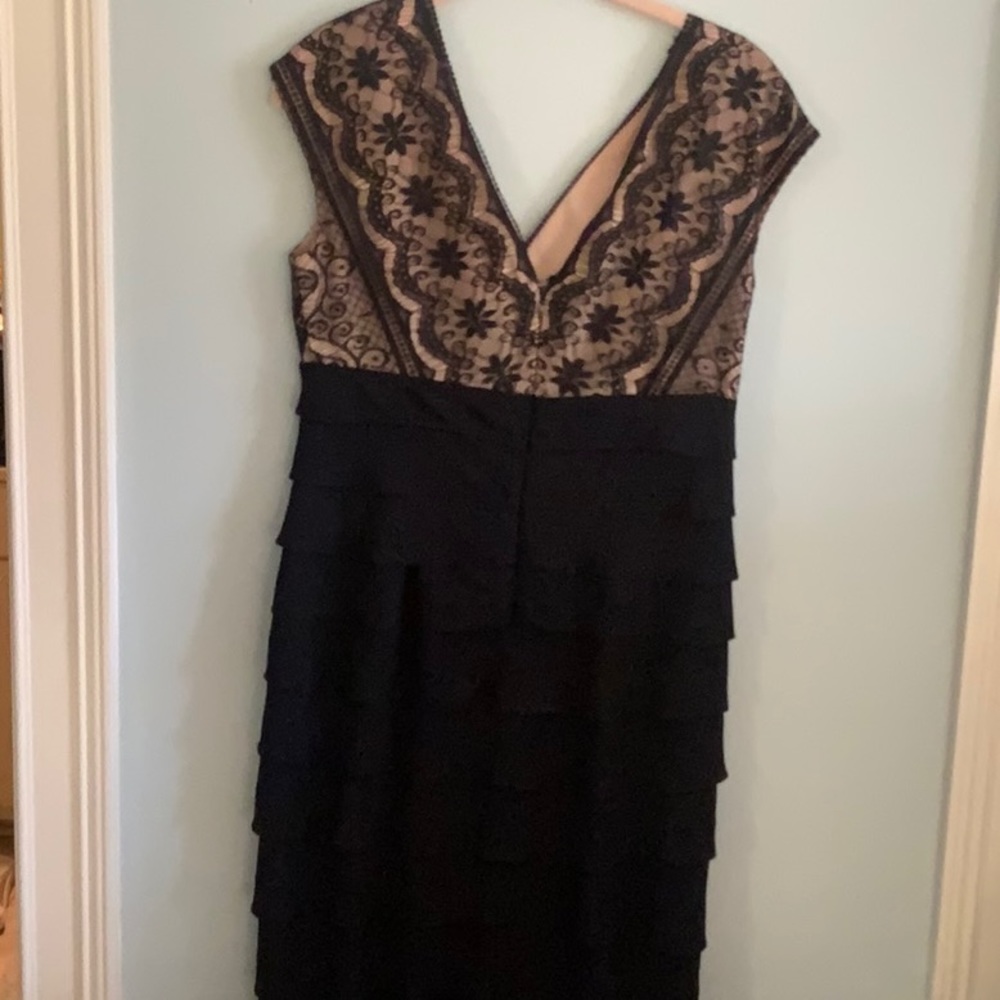 BLACK DRESS ADRIANNA PAPELL PETITE 10P BEAUTIFUL PERFECT - Picture 3 of 6